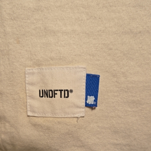 Classic Undftd Off White Men's T-Shirt - Picture 3 of 6